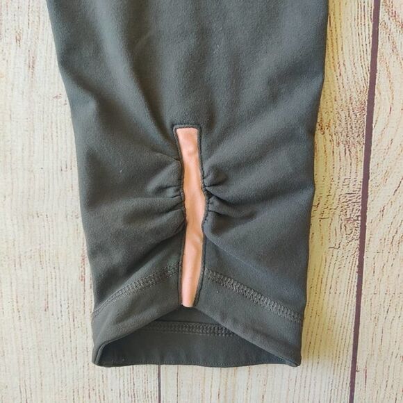 The North Face VaporWick athletic capris sz XS - Picture 4 of 8